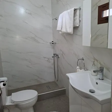 Athanasiou Káto Loutrákion